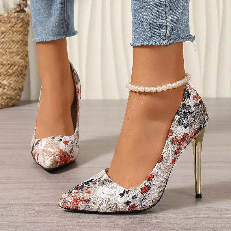 Embroidery Pumps 2026
